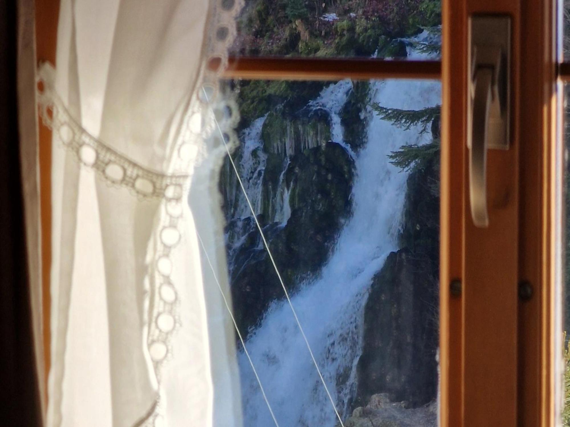 Cascade De Jaun Hotell Exteriör bild